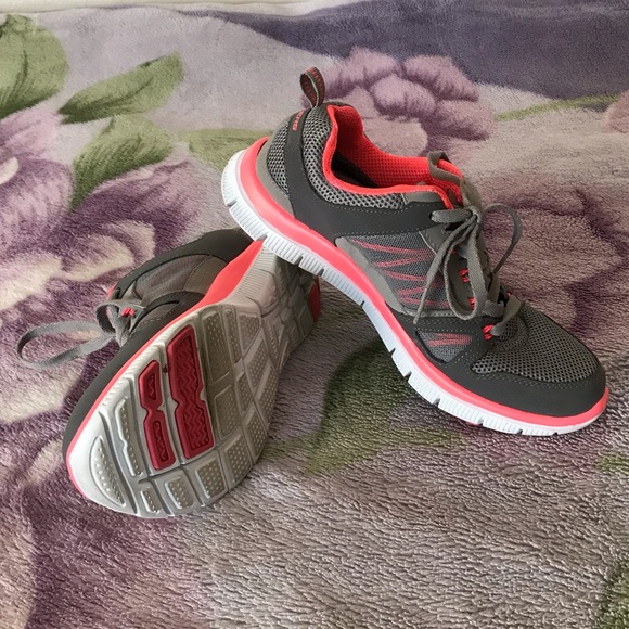 Skechers Women’s Spring Fever Sneaker Style 11727 - Picture 8 of 11